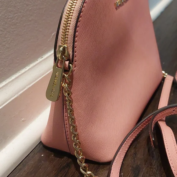 ❣️💫MARK DOWN💫❣️Michael Kors pink bag - Picture 5 of 12